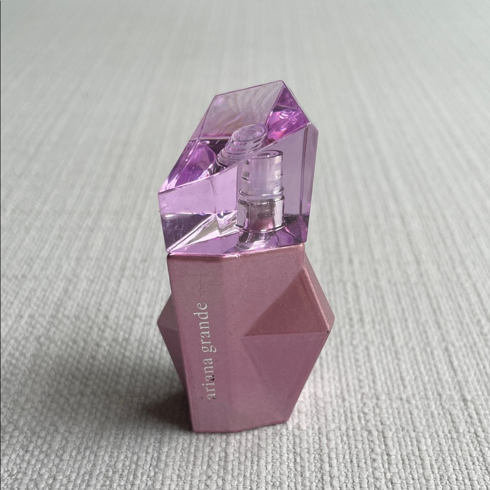 Ariana Grande R.E.M. Cherry eclipse miniature